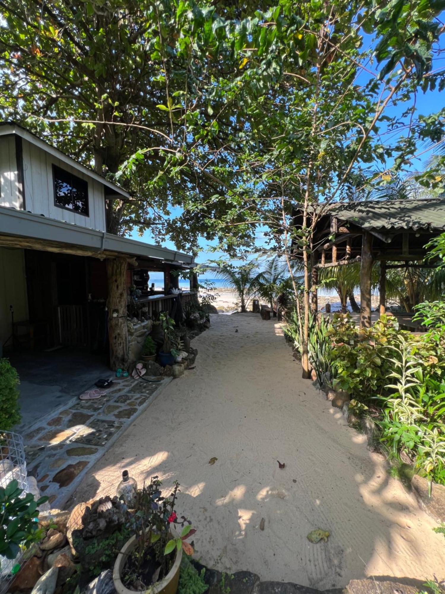 Beach House Kampung Genting Exteriér fotografie