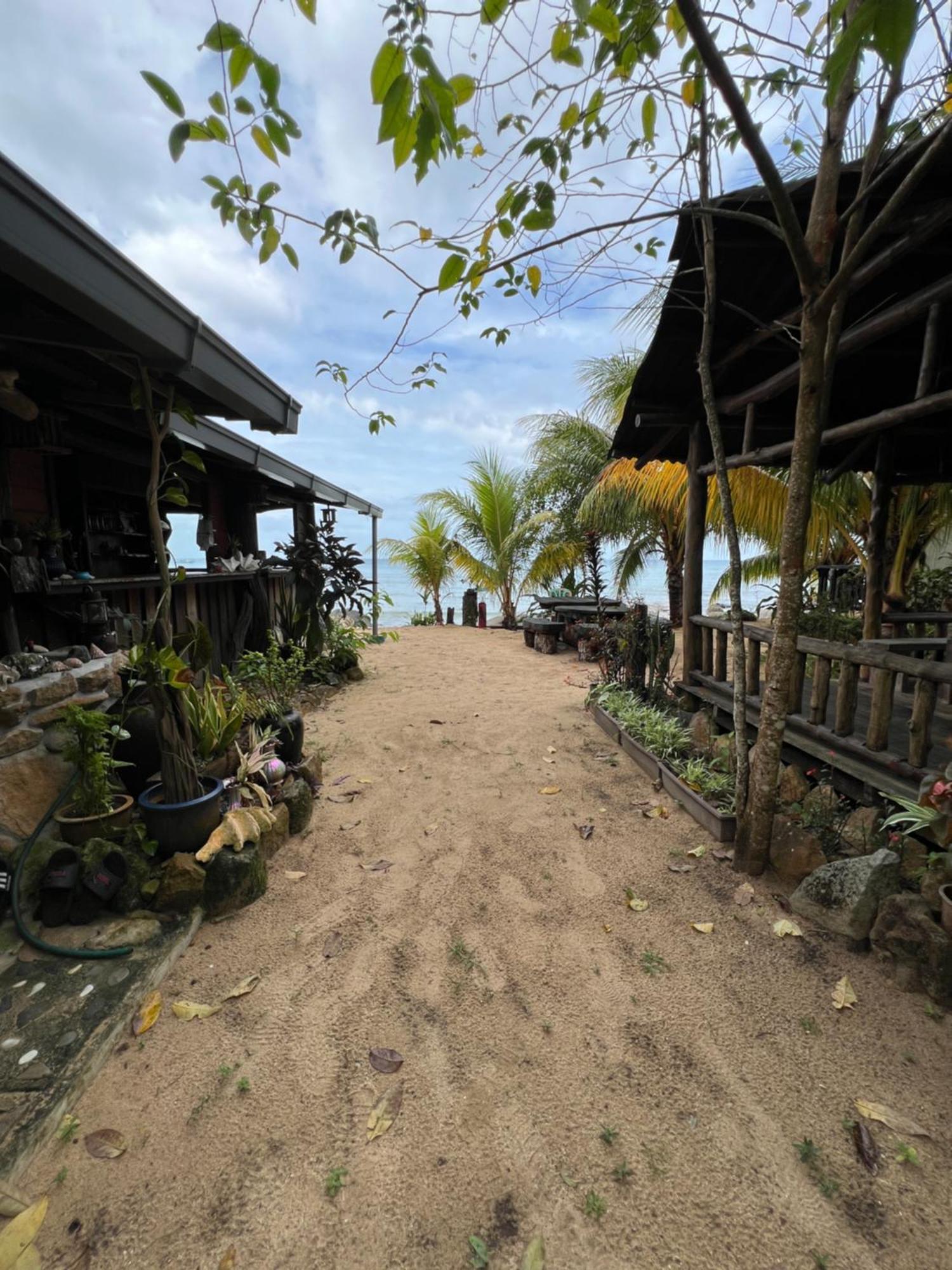 Beach House Kampung Genting Exteriér fotografie