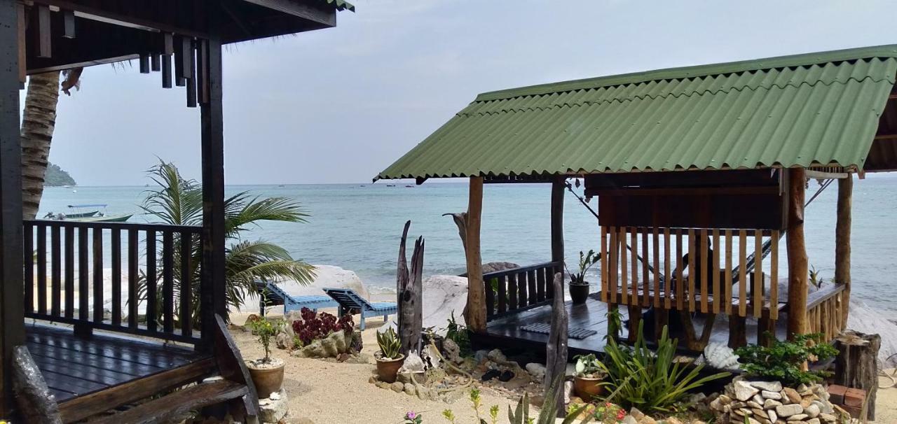 Beach House Kampung Genting Exteriér fotografie